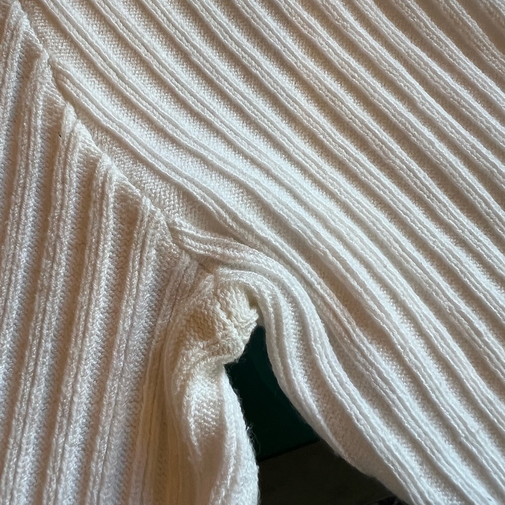 Exceptional quality lightweight cream sweater rib… - image 3